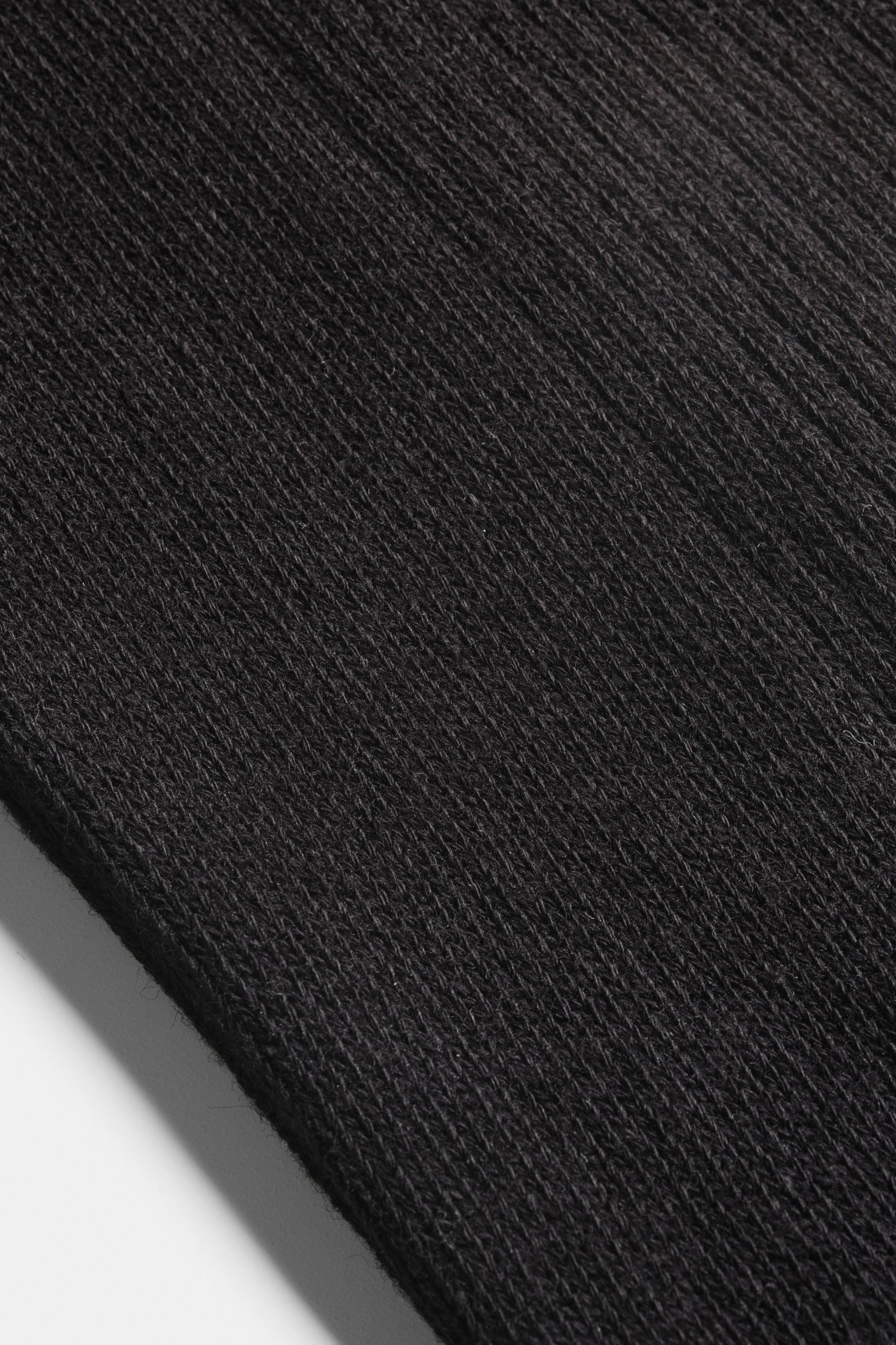 THE CAMEO RIBBED ANKLE SOCKS