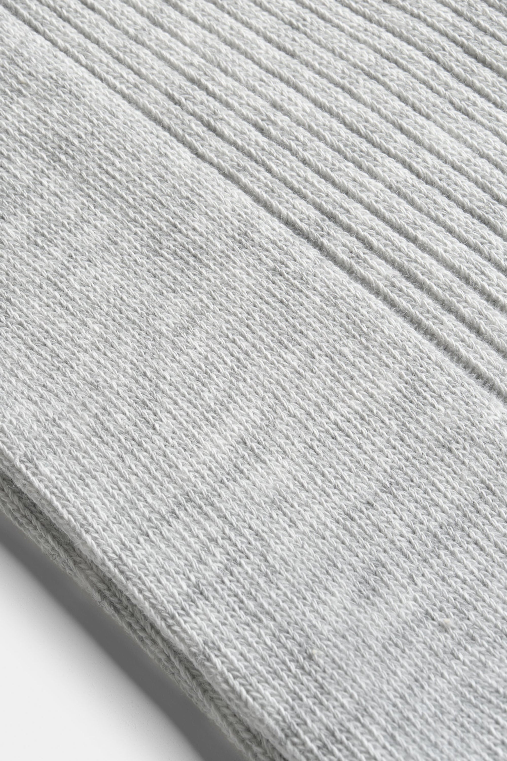 THE CAMEO RIBBED ANKLE SOCKS