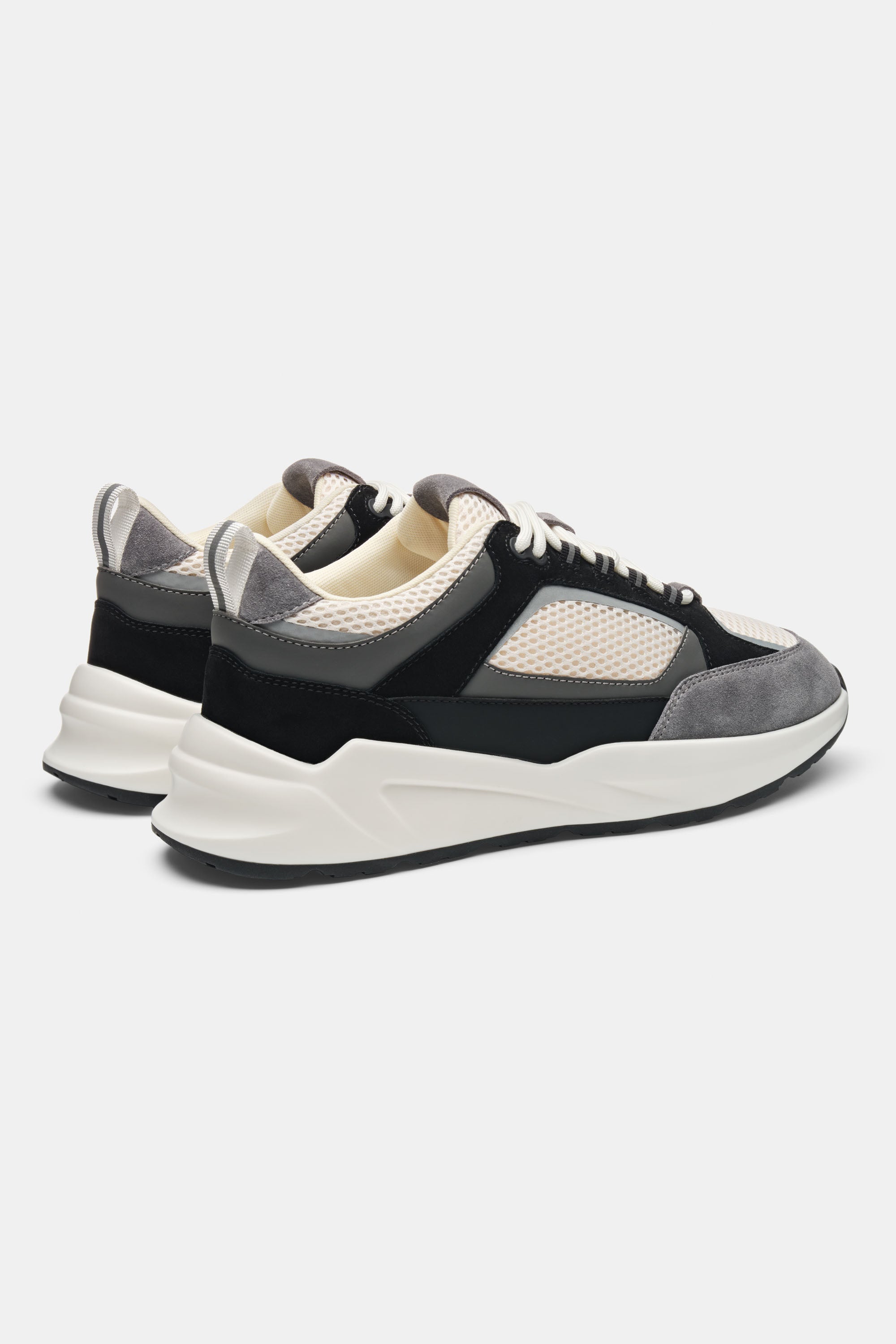 THE AREZZO RUNNER