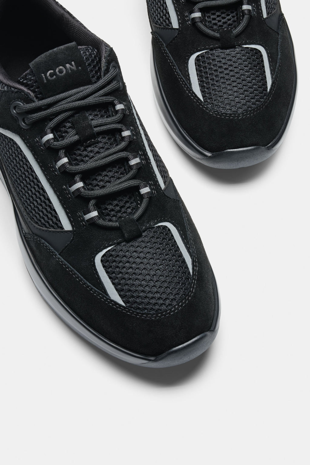 THE AREZZO RUNNER