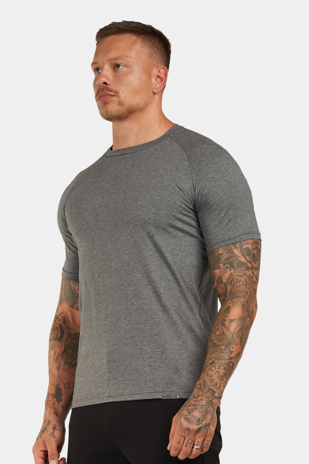 THE MUSCLE BASIC T-SHIRT
